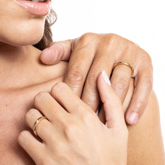 Fedina con Cristallo e incisione PVD Oro - NOI - #BrandGioielli