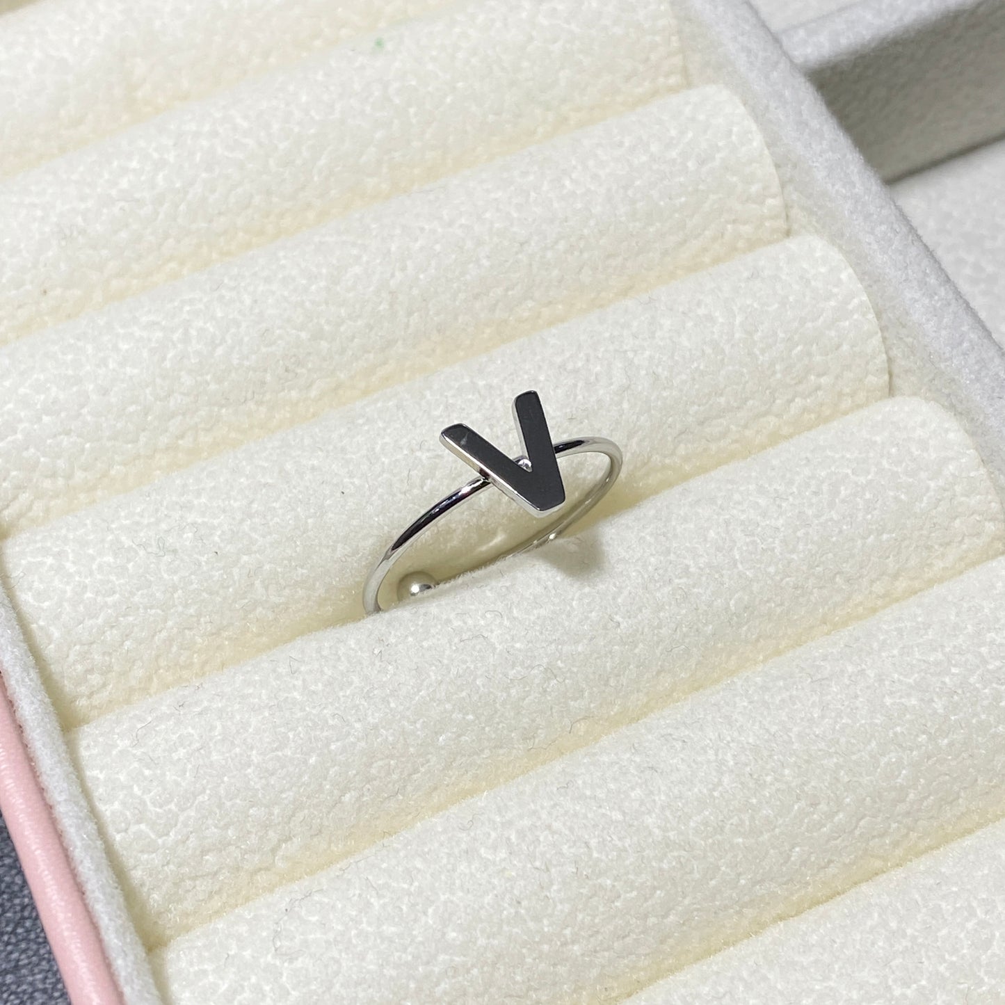 Anello Donna in Acciaio con Lettera Iniziale