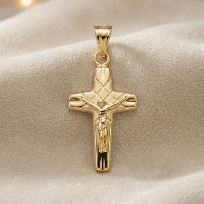 Pendente Croce con Cristo in Argento 925 Placcato Oro